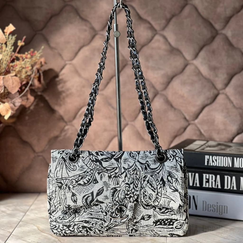Bolsa Clássica Preta e Branca — imagem 1